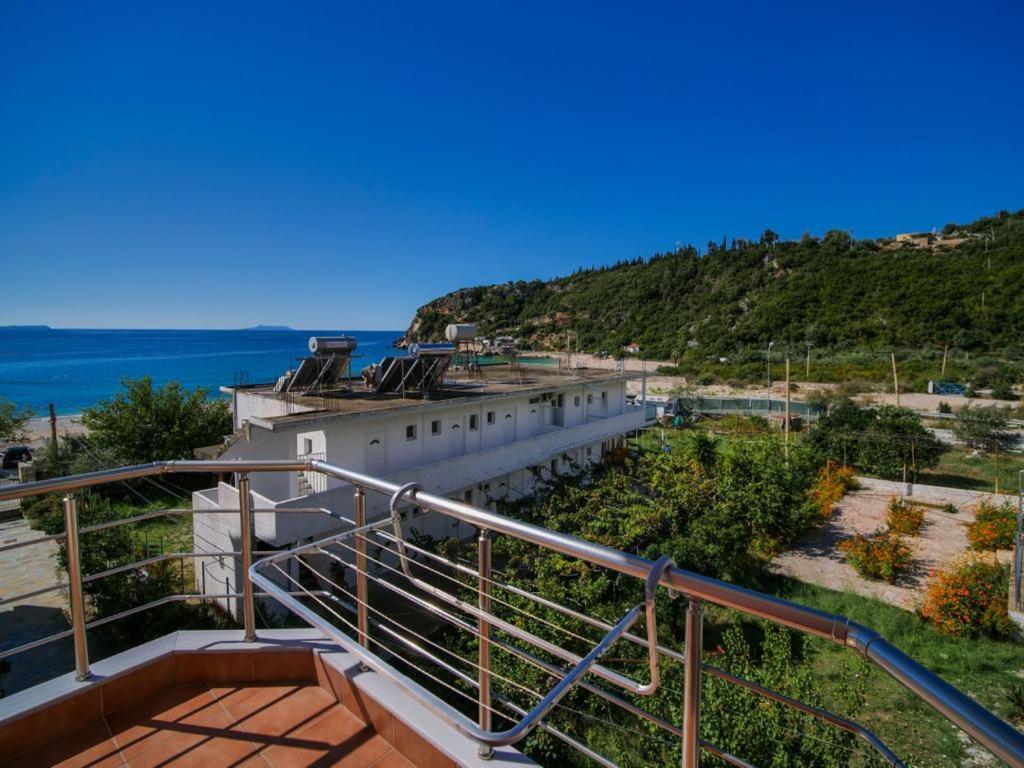 Himara Royal Hotel Extérieur photo