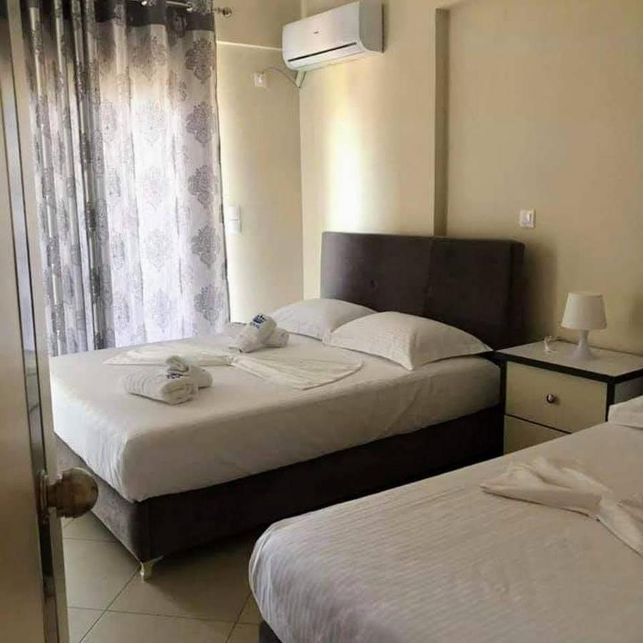 Himara Royal Hotel Extérieur photo
